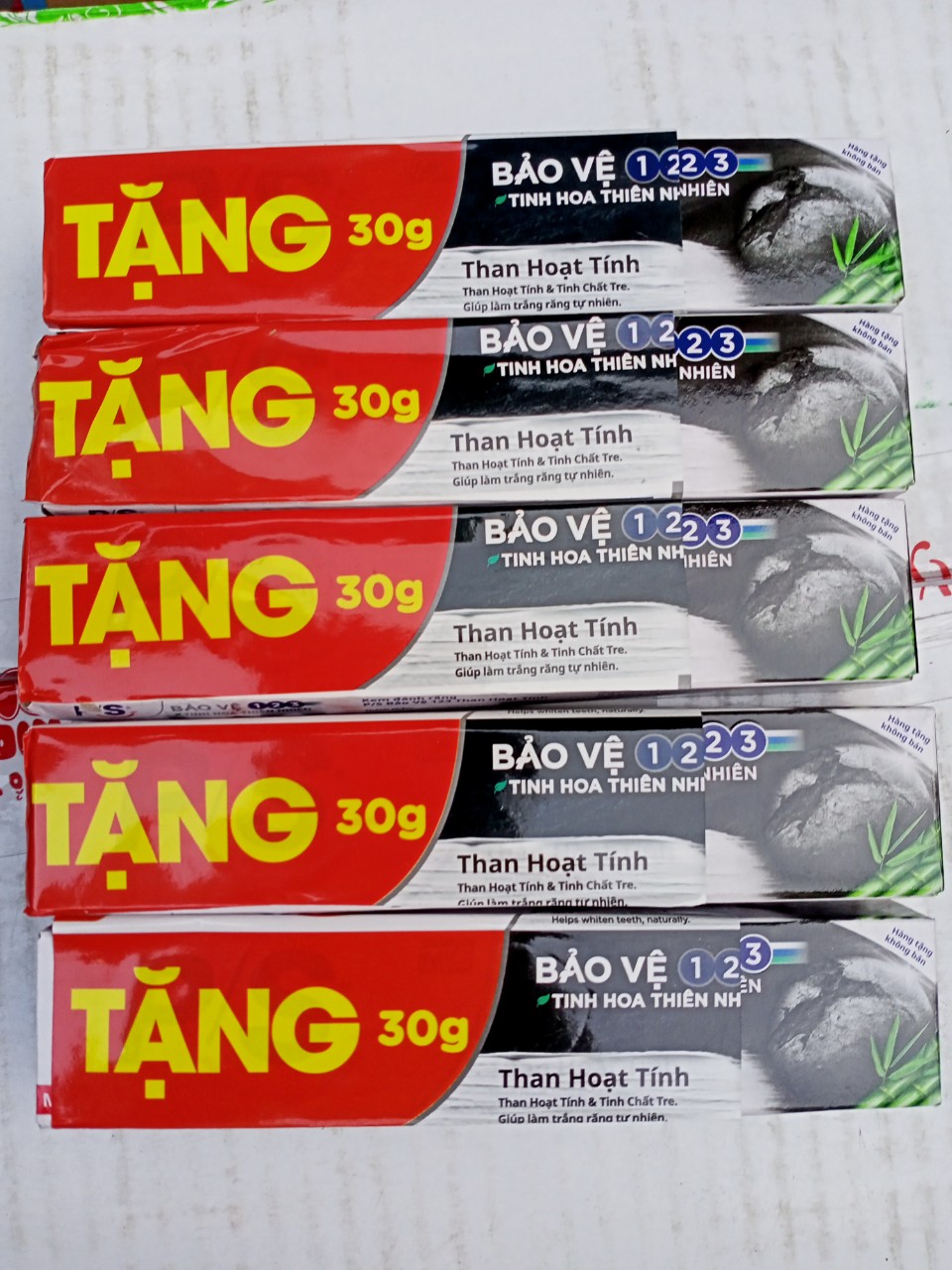 Combo 5 típ Kem Đánh Răng P/S Than Hoạt Tính (mini 30g)