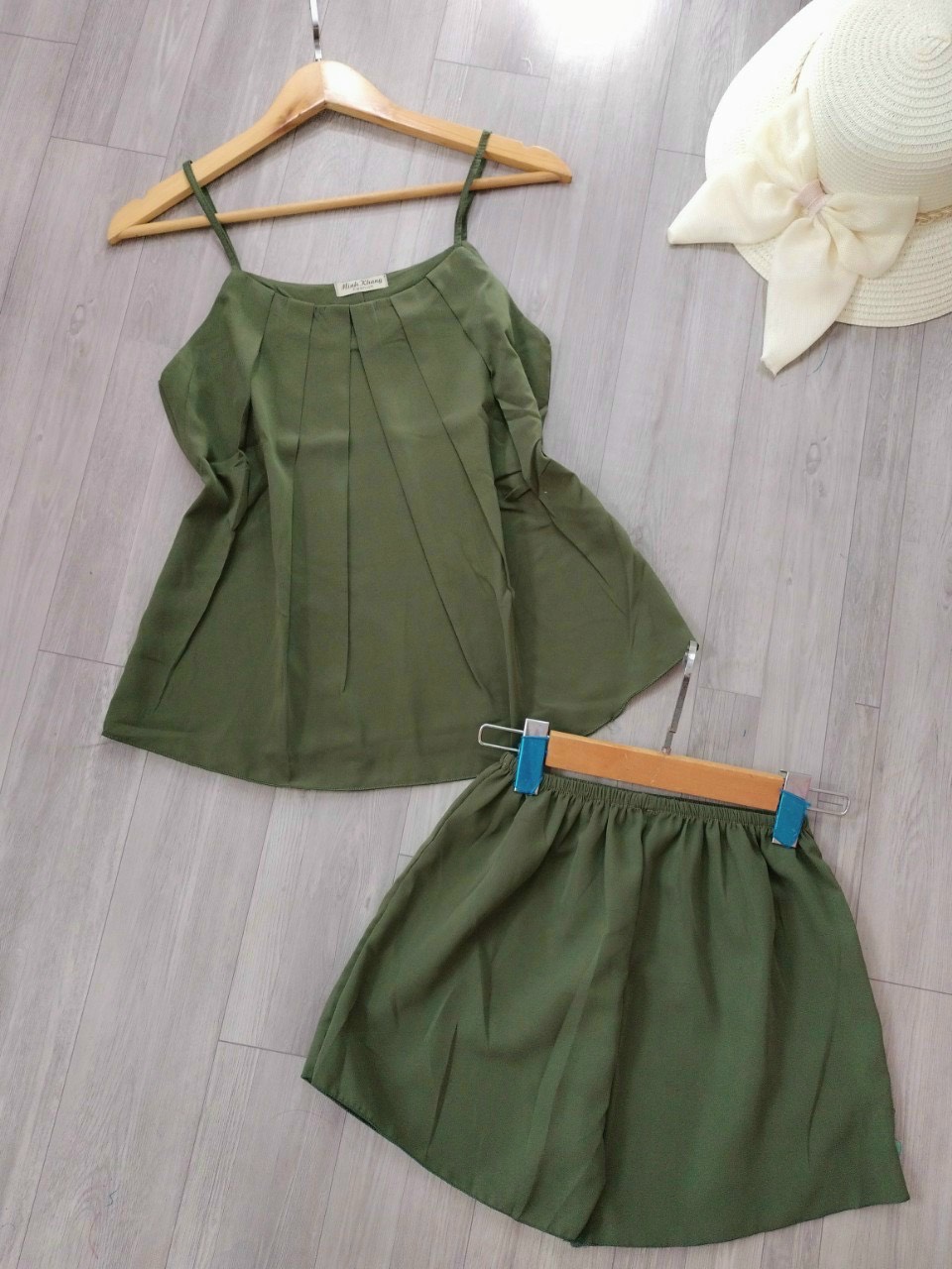 Set đồ bộ ngắn mặc nhà vải lụa hàn cổ xếp ly (size 40-55kg)