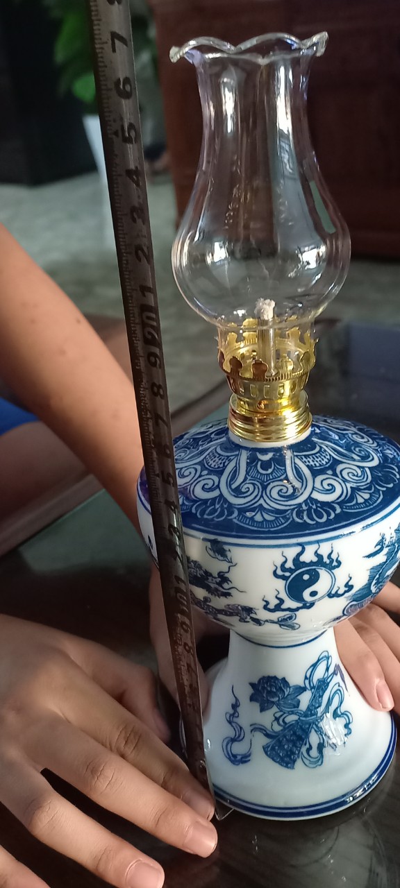Đèn dầu thờ Bát Tràng men trắng dáng cao