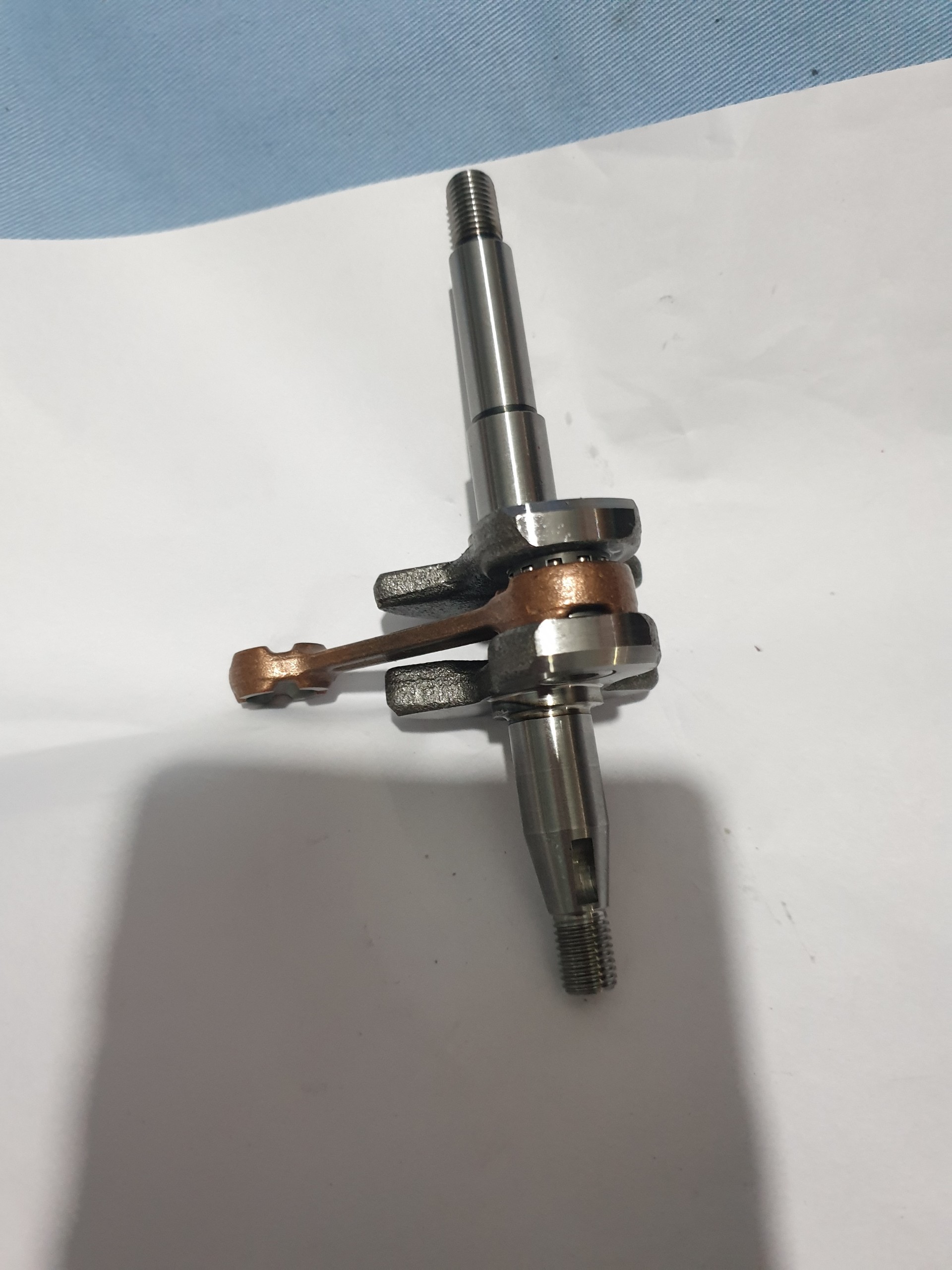 TAY DÊN ( CỐT DÊN) MÁY CƯA XÍCH, CƯA CỤT 2500