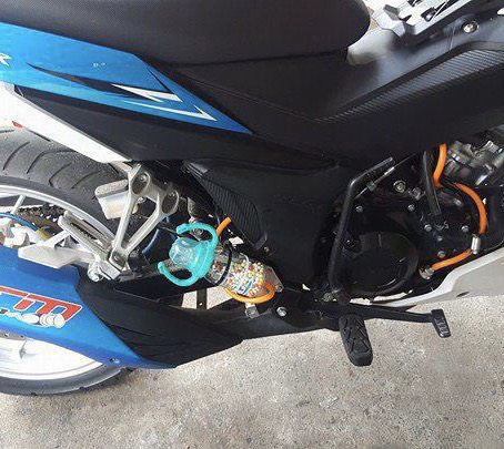 BÌNH SỮA THÔNG HƠI XE MÁY (MÀU XANH DƯƠNG)