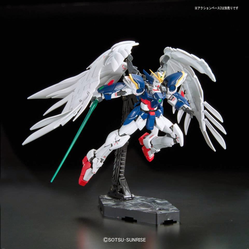 Mô hình lắp ráp Gundam RG Wing Gundam Zero EW