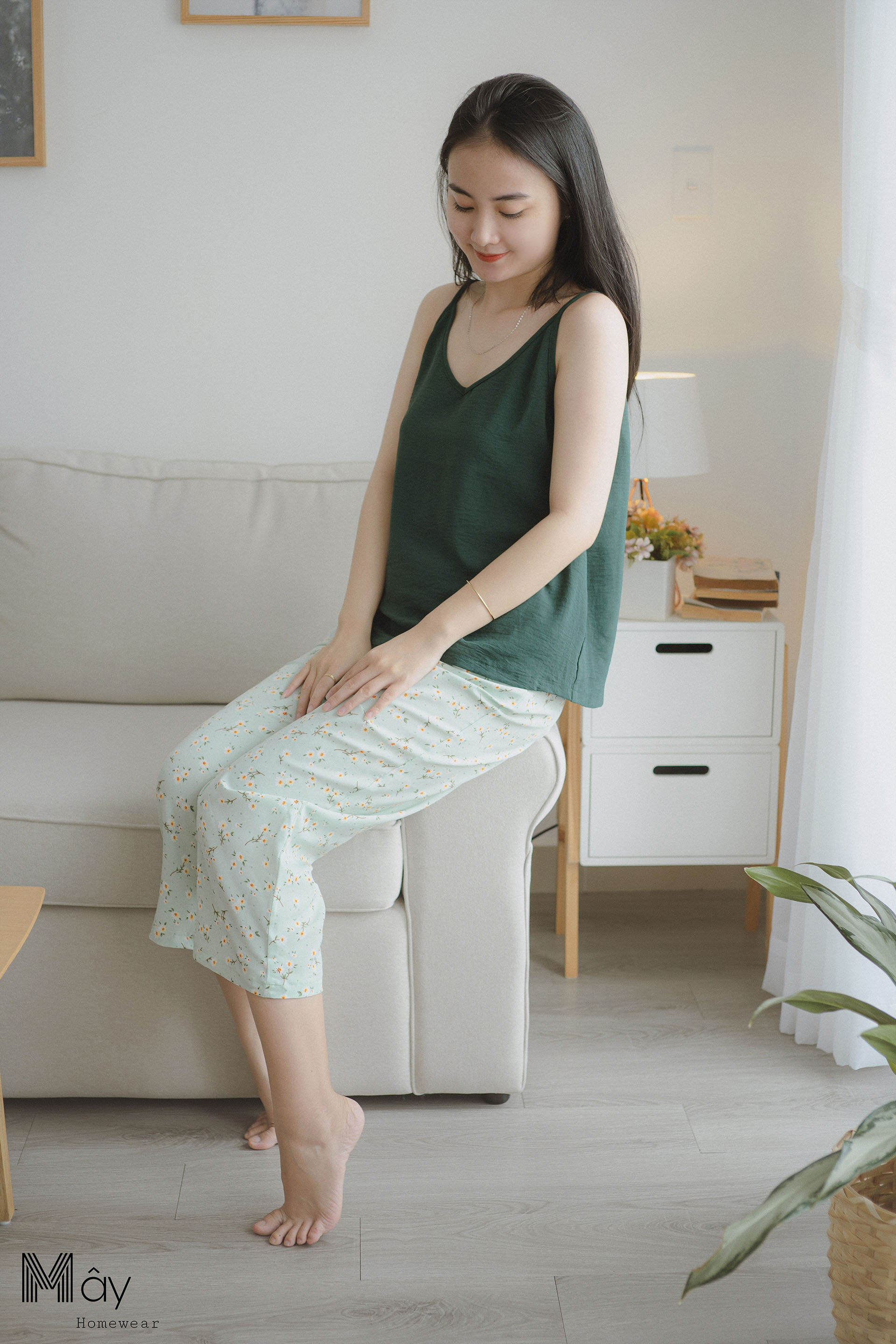 Đồ mặc nhà MÂY áo đũi 2 dây quần dài lụa mango hoa nhí