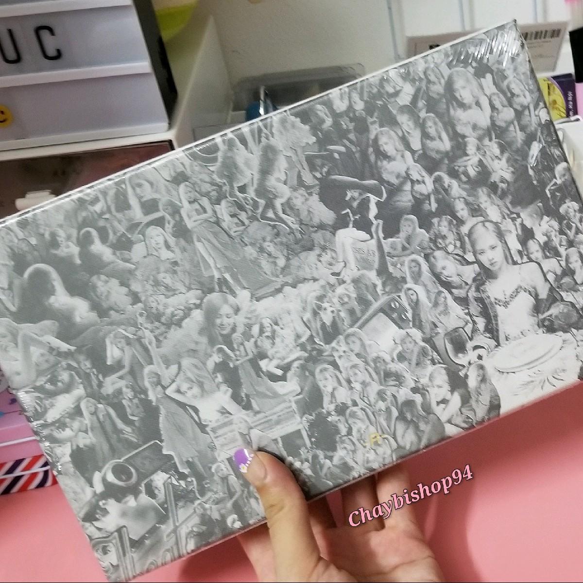Album Rosé R chính hãng (nguyên seal tặng kèm sleeve và toploader)