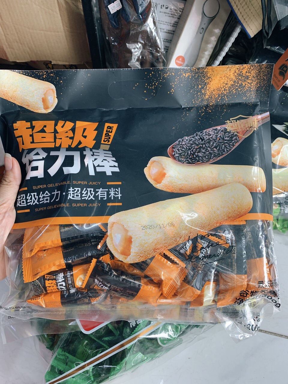 Bánh gạo cuộn trứng muối