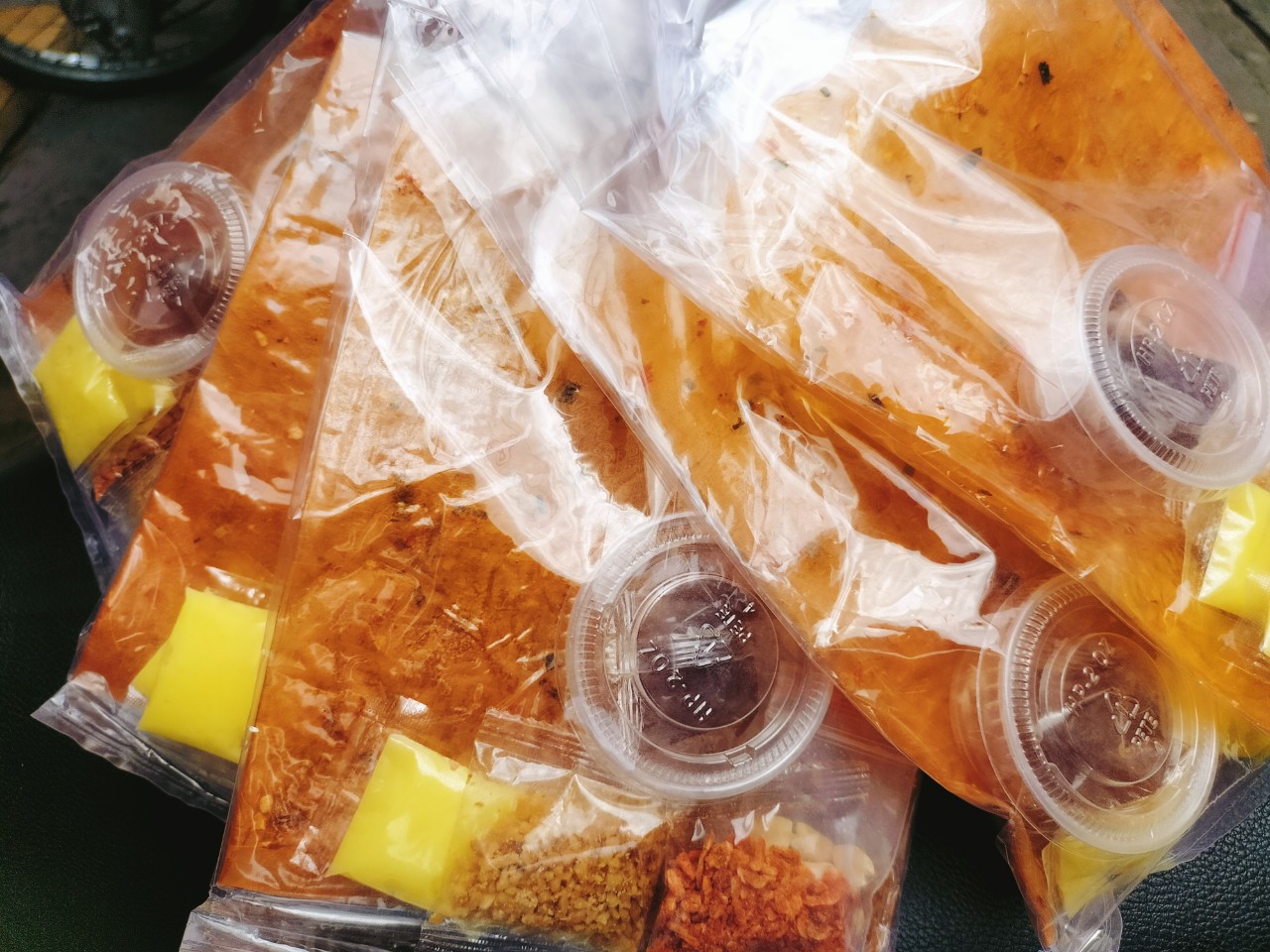 BÁNH TRÁNG DẺO TÔM PHƠI SƯƠNG CHẤM ME BƠ 6 VỊ