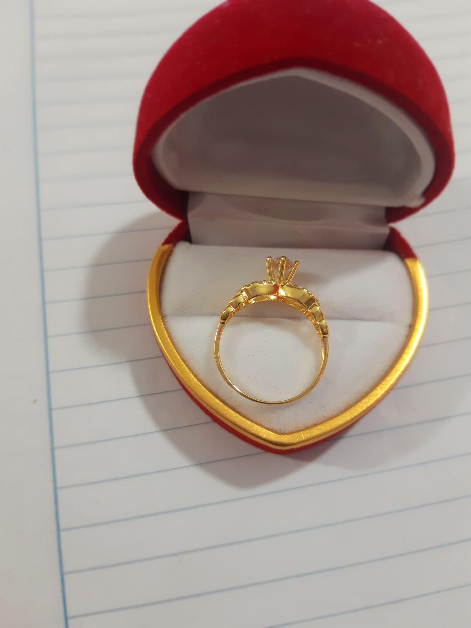 Nhẫn vàng tây đá cao