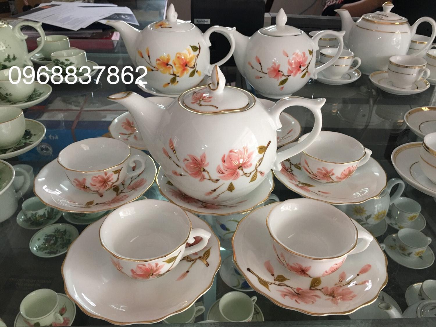 Bộ ấm chén hoa hồng kẻ chỉ vàng kim