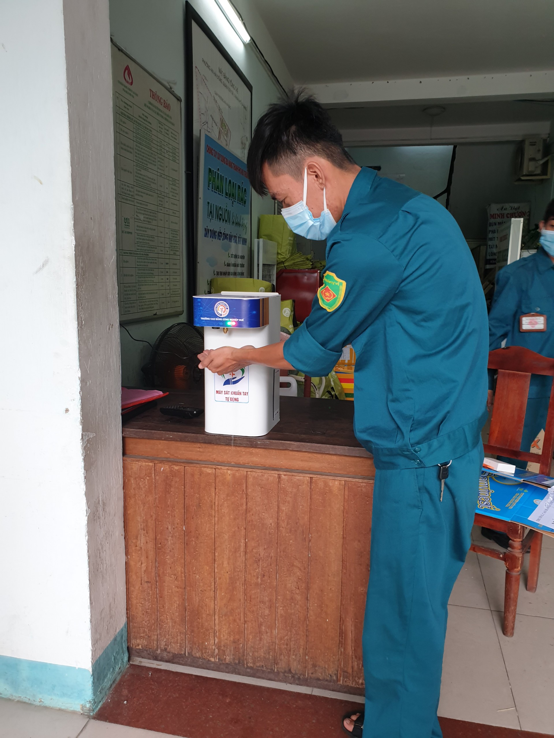 Máy Rửa Tay Sát Khuẩn Tự Động