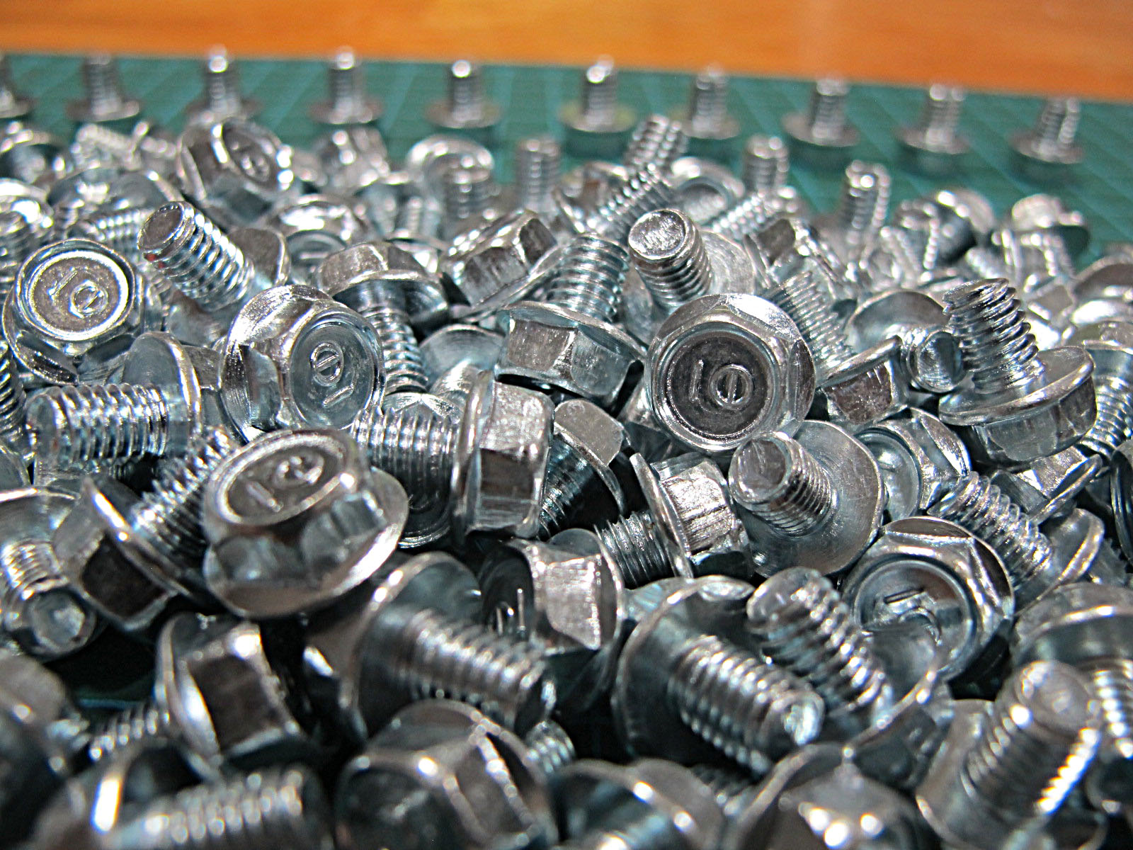 10 Con BuLon Long Đền M6 x 8MM Răng Thuận