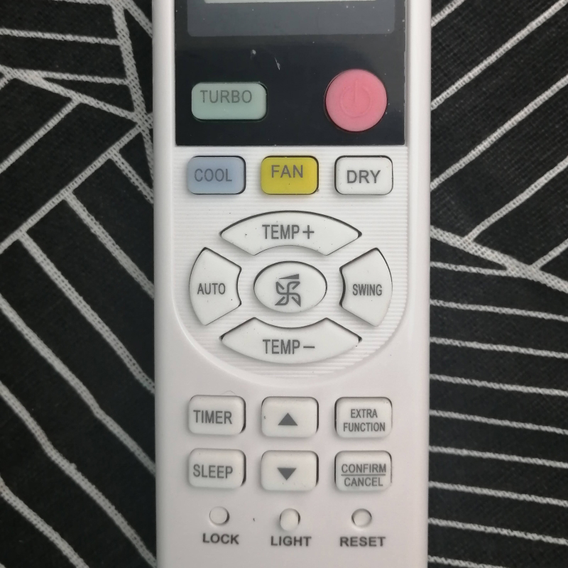 Điều Khiển điều hòa SANYO nút hồng
