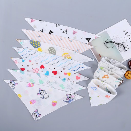 Set 3 yếm khăn xô hoa hàng Carter Việt Nam, sản phẩm tốt với chất lượng và độ bền cao, cam kết giống như hình
