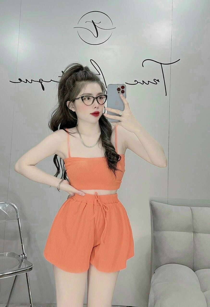 Set bộ áo 2 dây croptop kèm quần đùi xòe chất thun gân