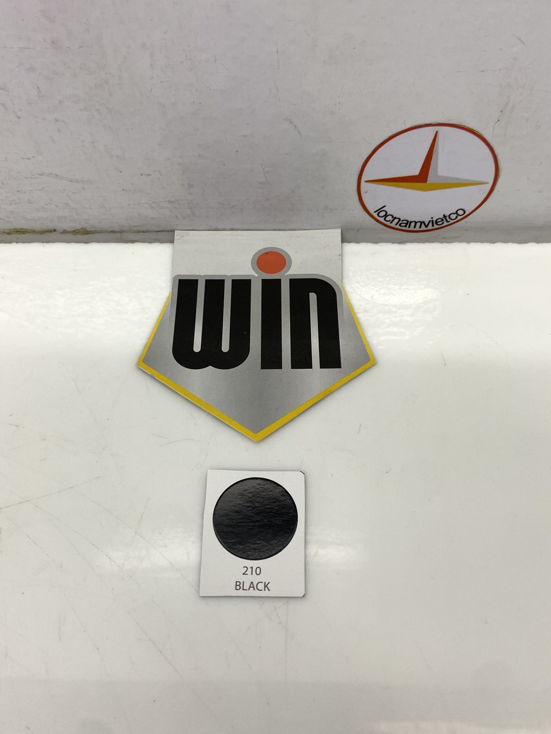 Sơn phun, sơn xịt Win màu đen 210 400ml