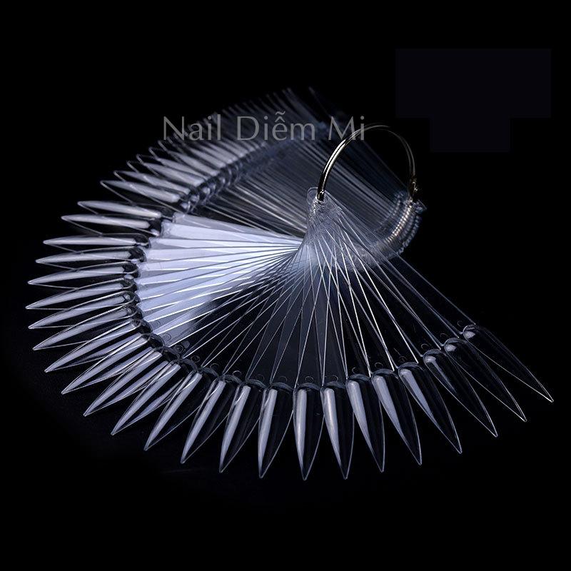 Xâu móng que nhọn