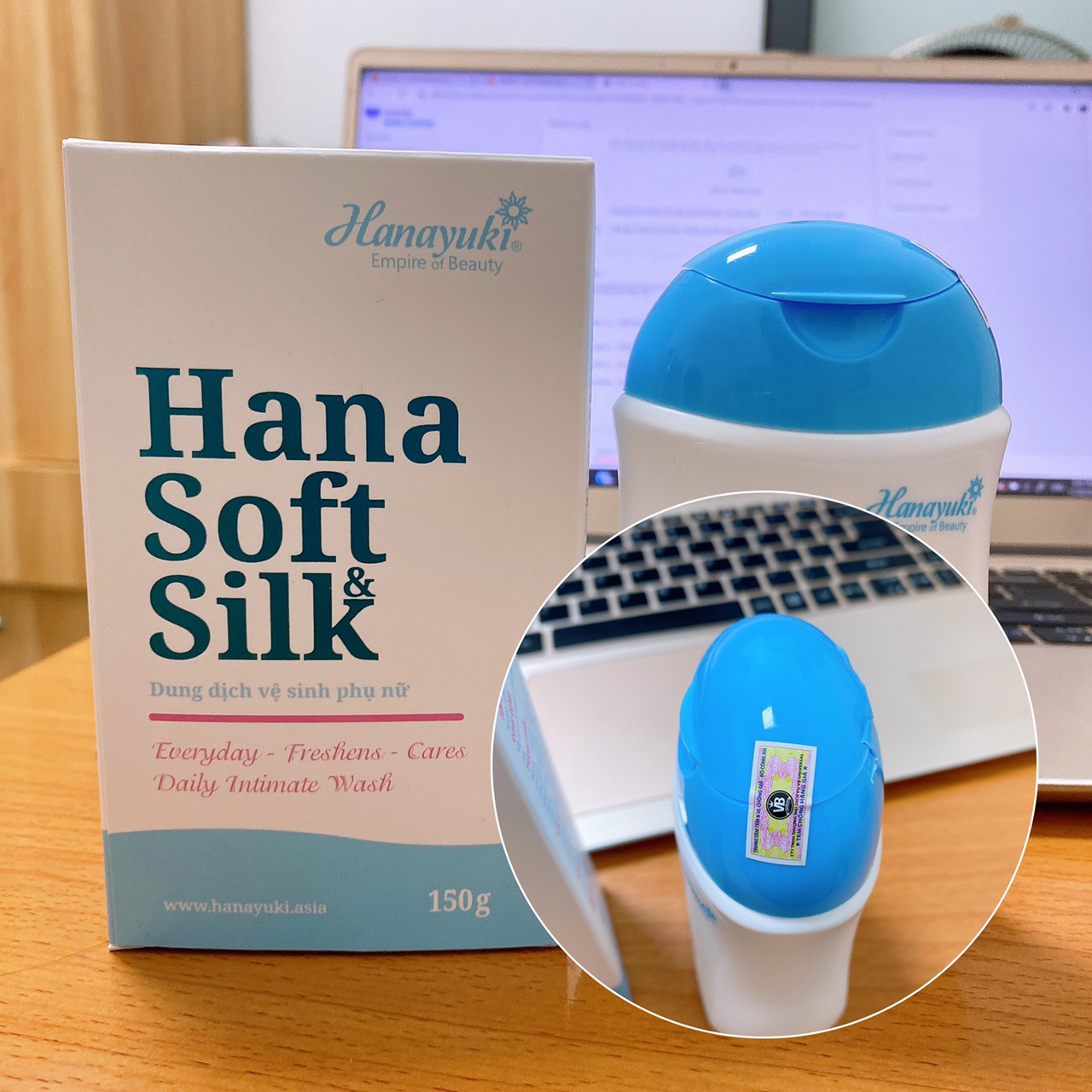 Dung Dịch Vệ Sinh Phụ Nữ Hana Soft Silk Hanayuki 150ml