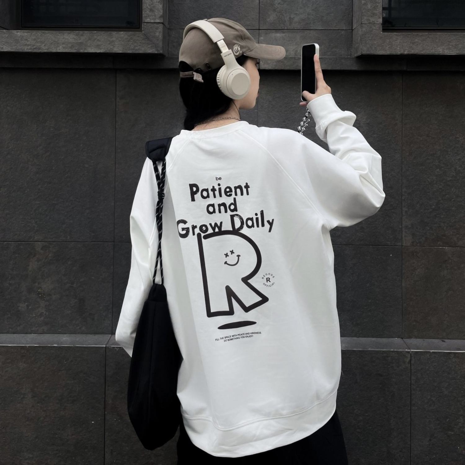 Áo Tay Dài PATIENT form rộng REGODS ( SWEATER PATIENTS)
