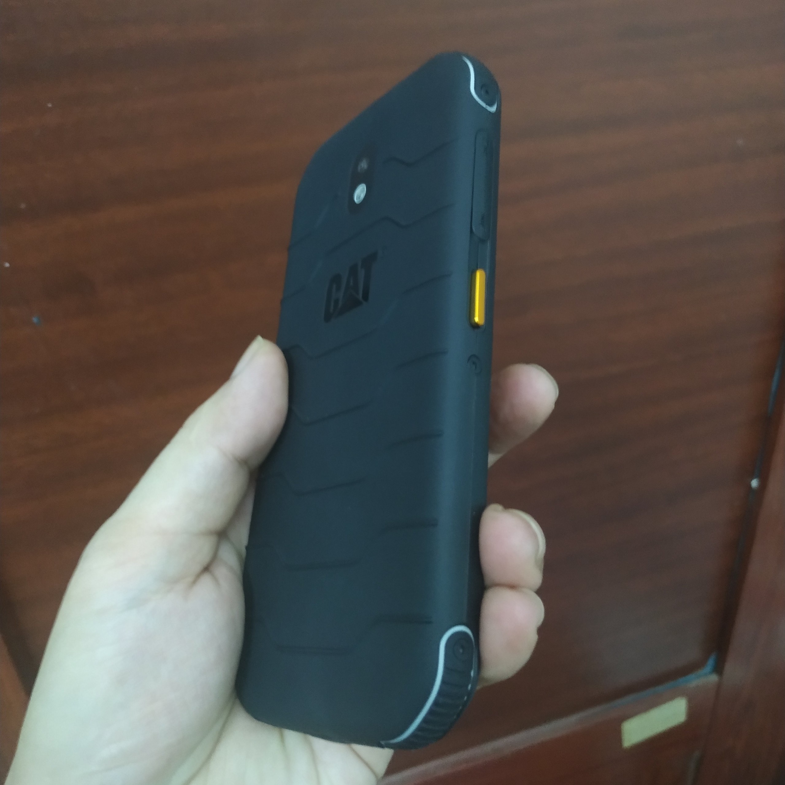 (MỚI 100% - HAI SIM) Điện thoại HAI SIM: CAT S42 (SẢN XUẤT 2021)