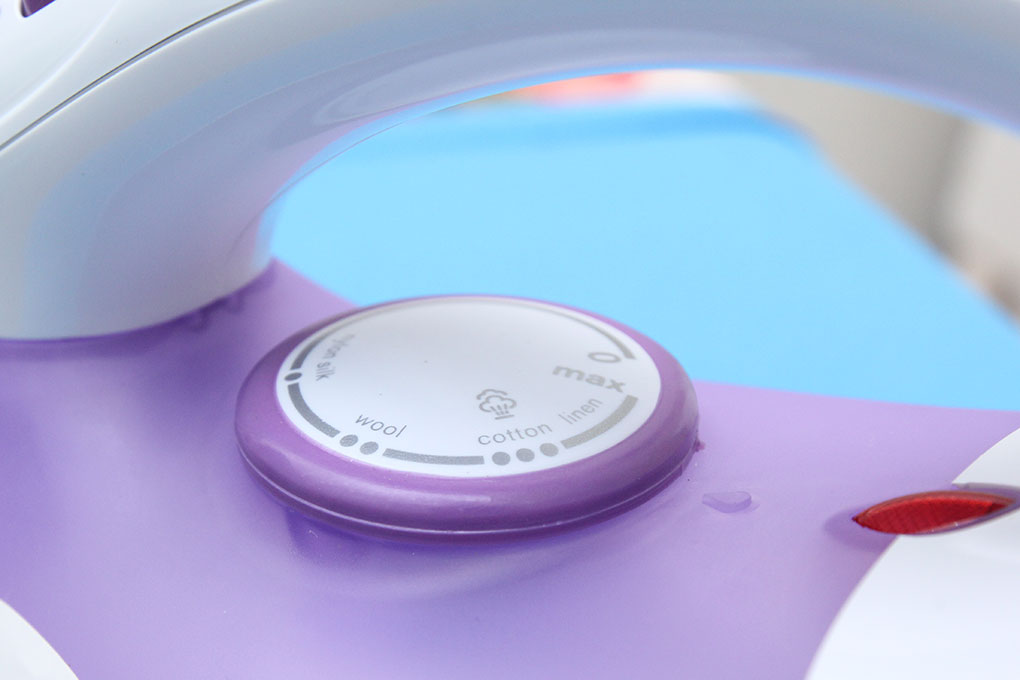 Bàn ủi hơi nước Electrolux ESI4015