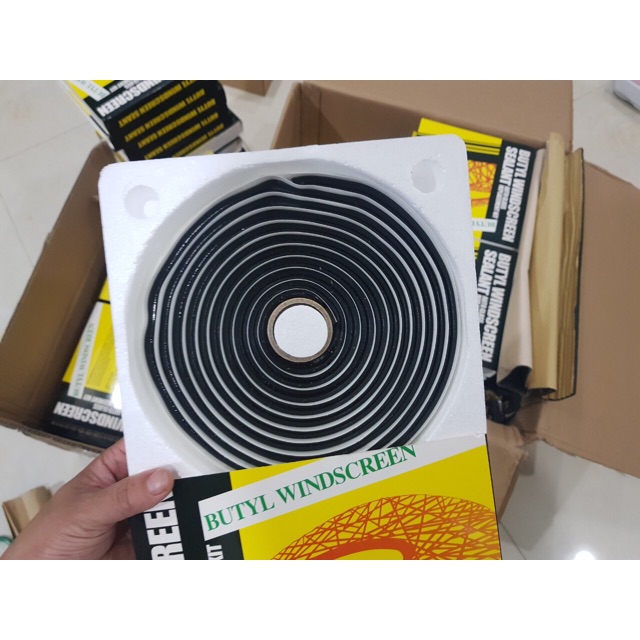 Cuộn keo non dán choá đèn xe máy - ô tô màu đen( 1 cuộn như hình)