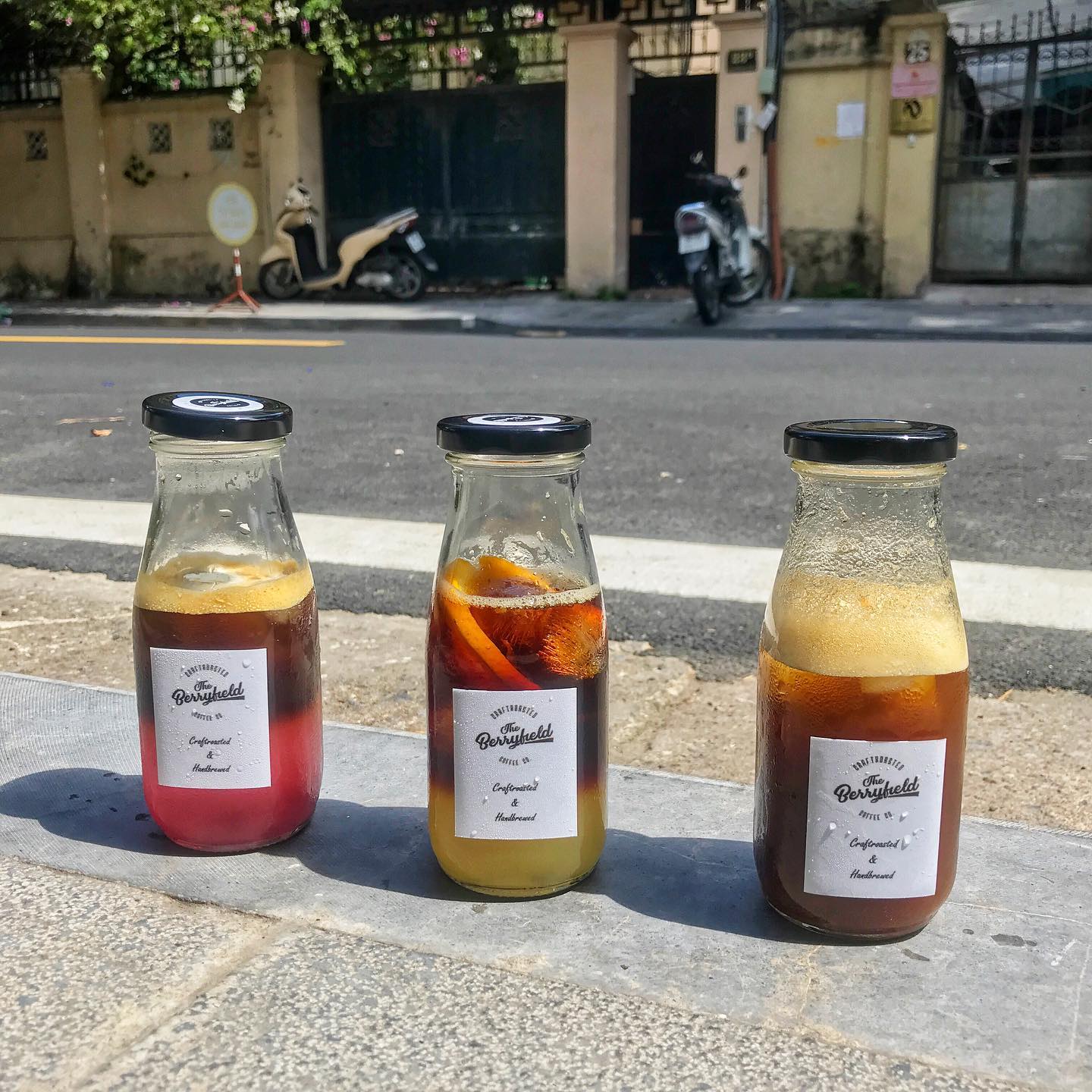 CHAI THỦY TINH ĐỰNG SỮA 300ML NẮP THIẾC