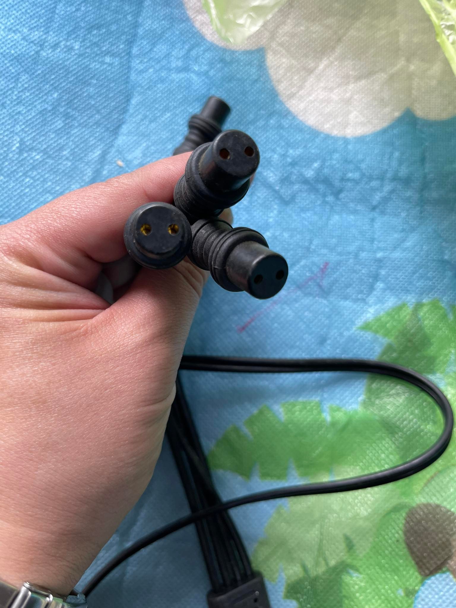 Dây cắm trục của máy uốn tóc kỹ thuật số