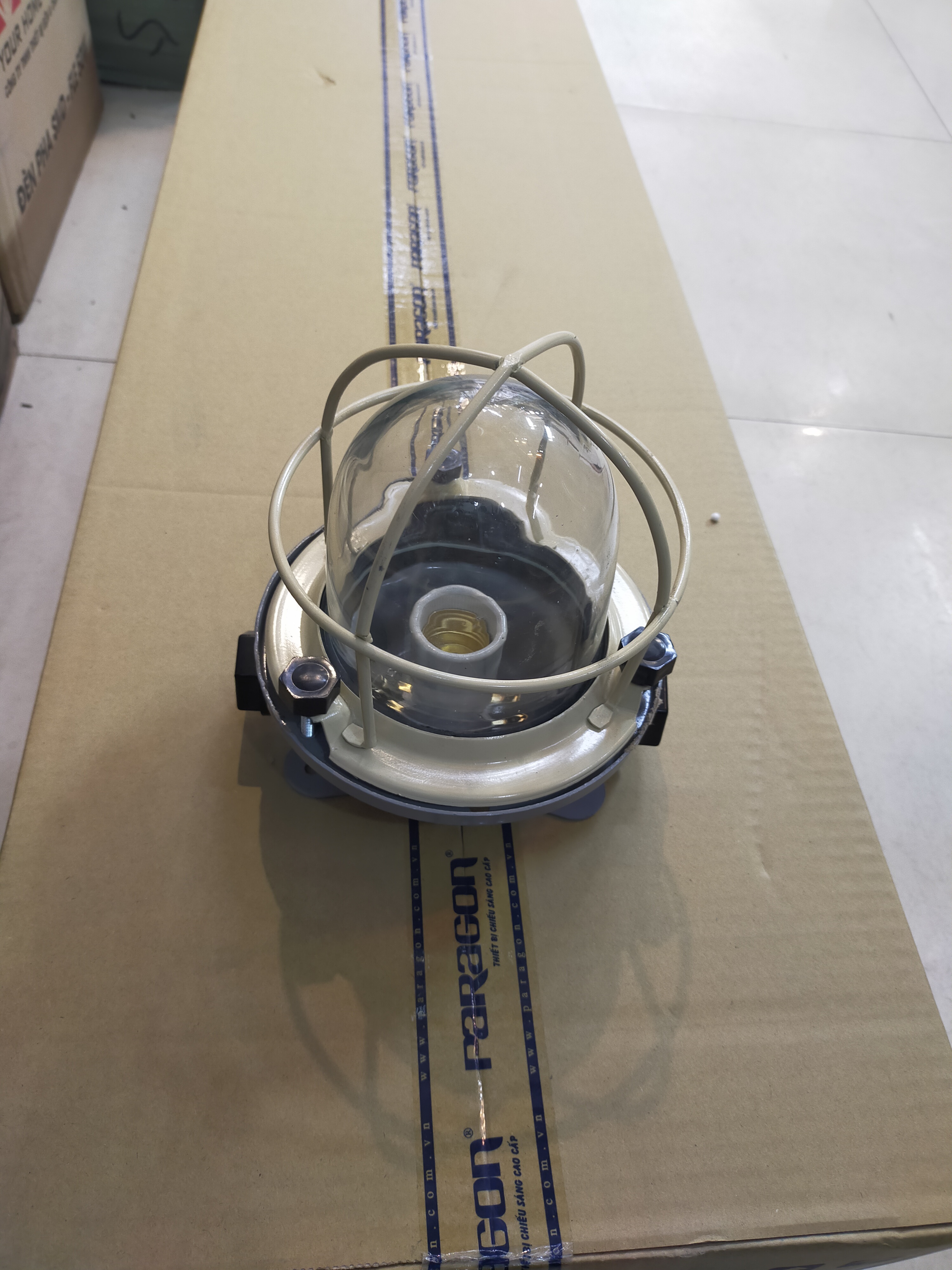 Đèn chống nổ đế ngồi đui e27 phổ thông
