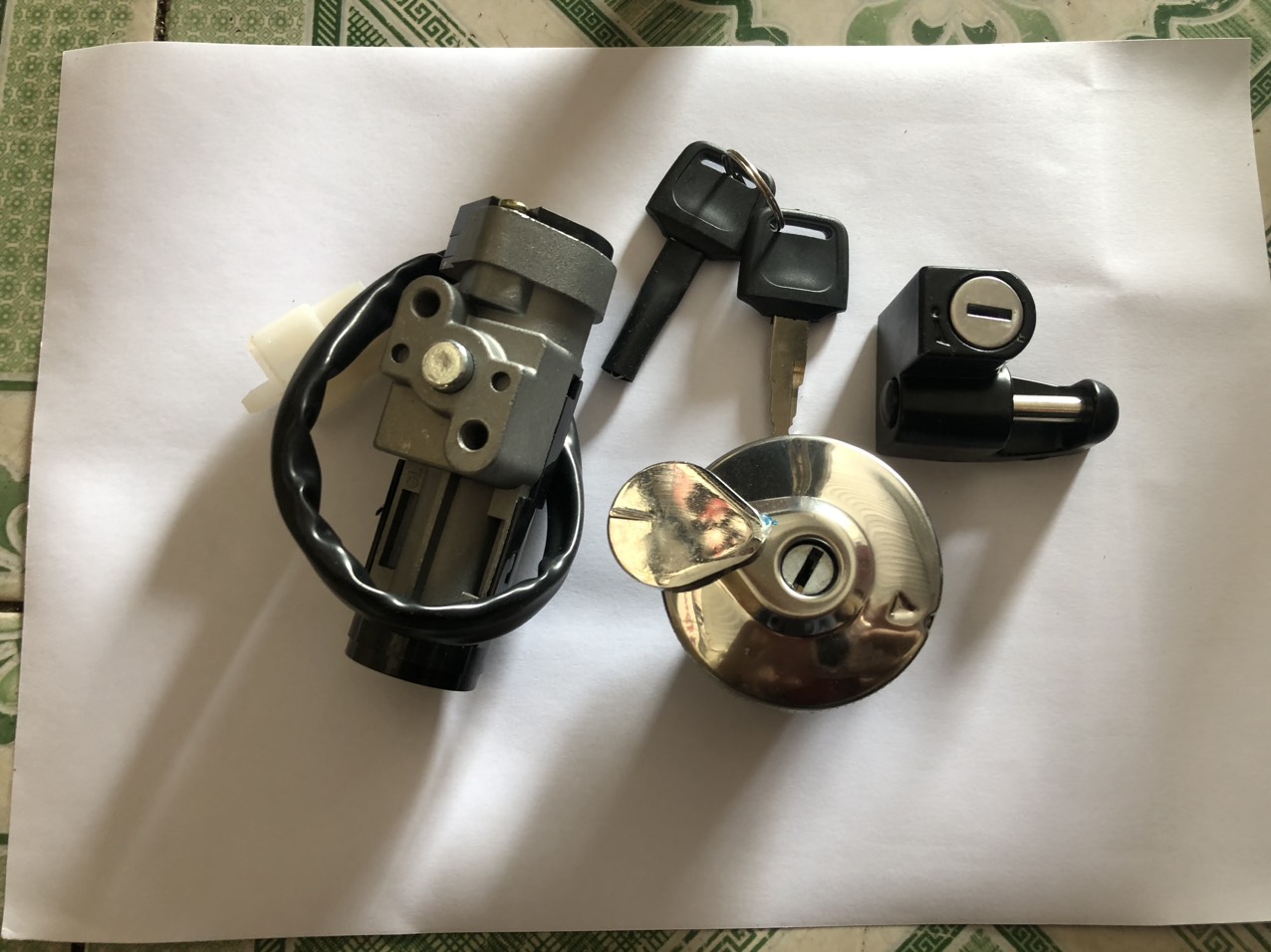 Bộ ổ khoá 3 món xe cúp mới học sinh.