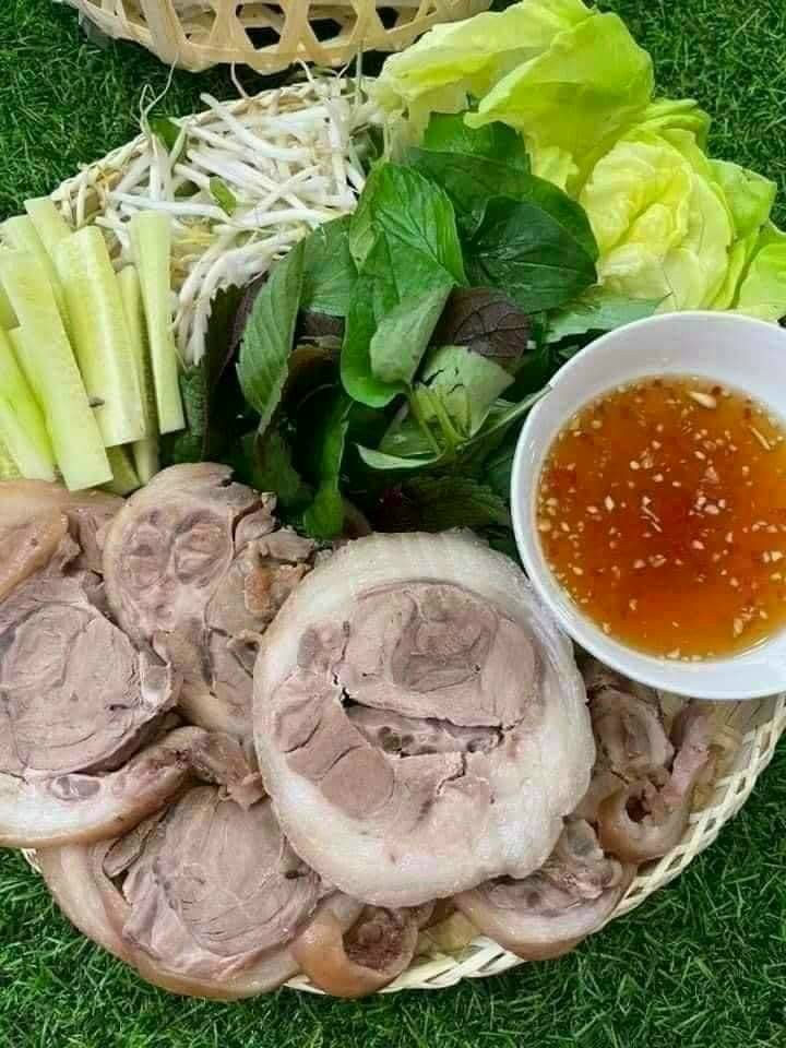 Bắp giò heo rút xương bó chỉ 1kg (giao tphcm)