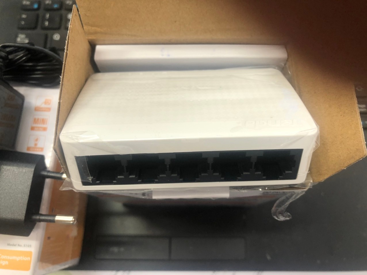 Switch 5 port - Bộ chia mạng 5 cổng tenda s105 tốc độ 100Mbps