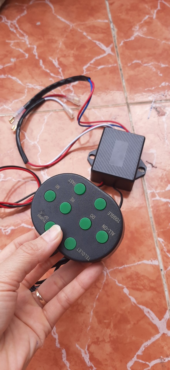 Khiển còi  8 nút bấm