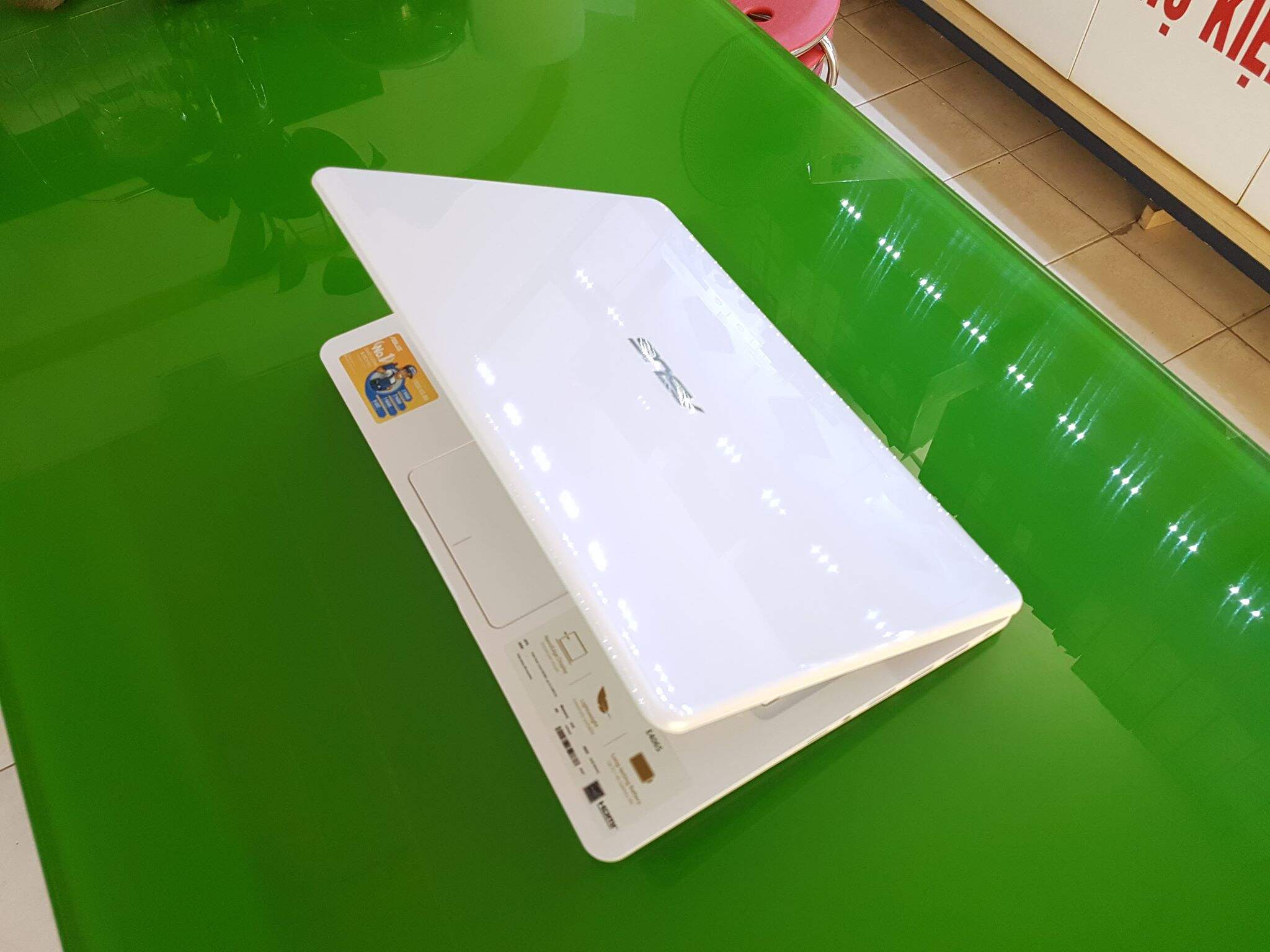 Asus e406s intel n3050 ram 2g ssd 32g 14inch
