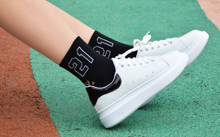 Tất cổ cao logo Jordan số 23.