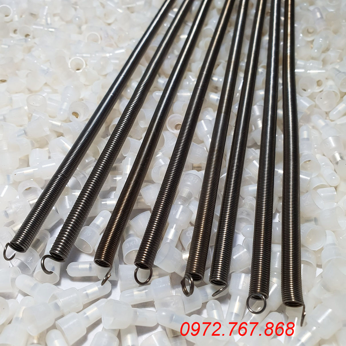Lò xo kéo phi ngoài 6mm, dài 200mm (Giá 2 cái)