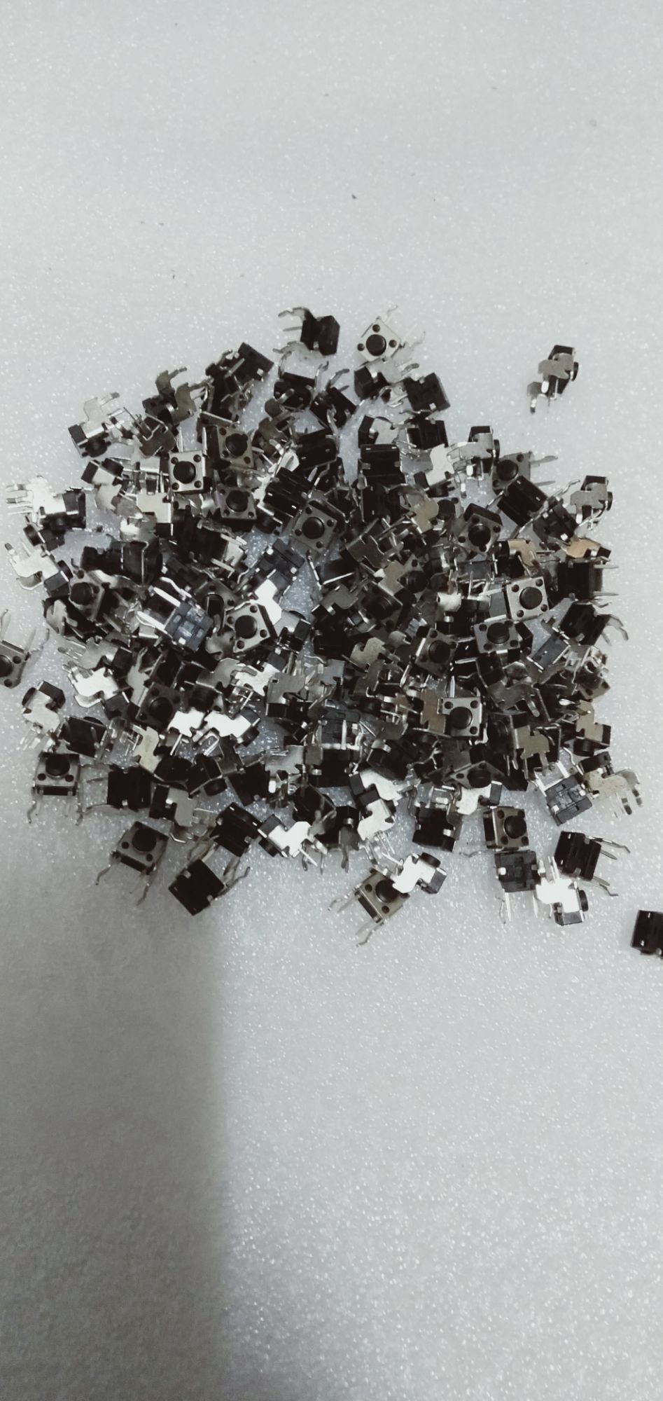 50 Chip công tắc sắt - Điện Tử Nhật Anh