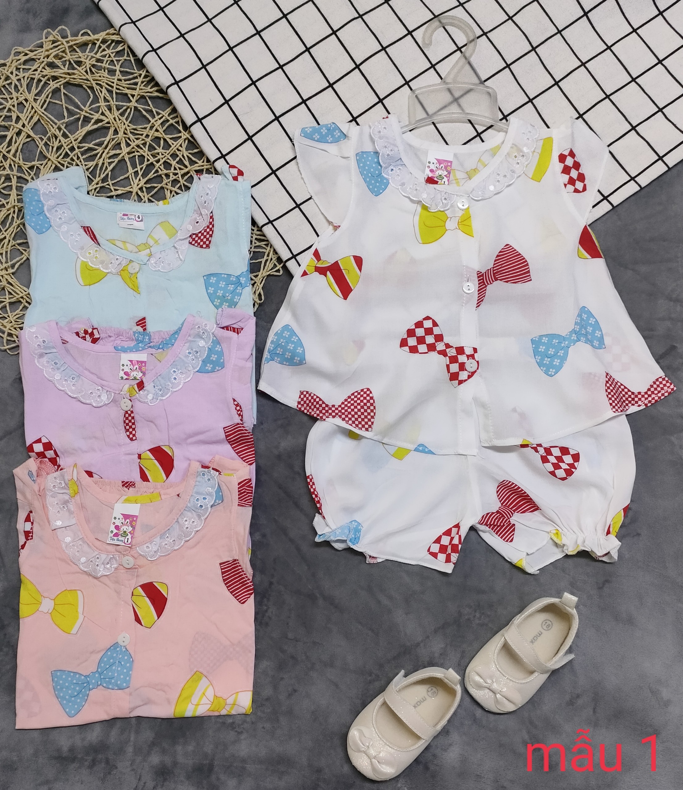 (3 bộ 3 màu 3 họa tiết khác nhau) Combo 3 Bộ Tole Khuy Giữa Bé Gái