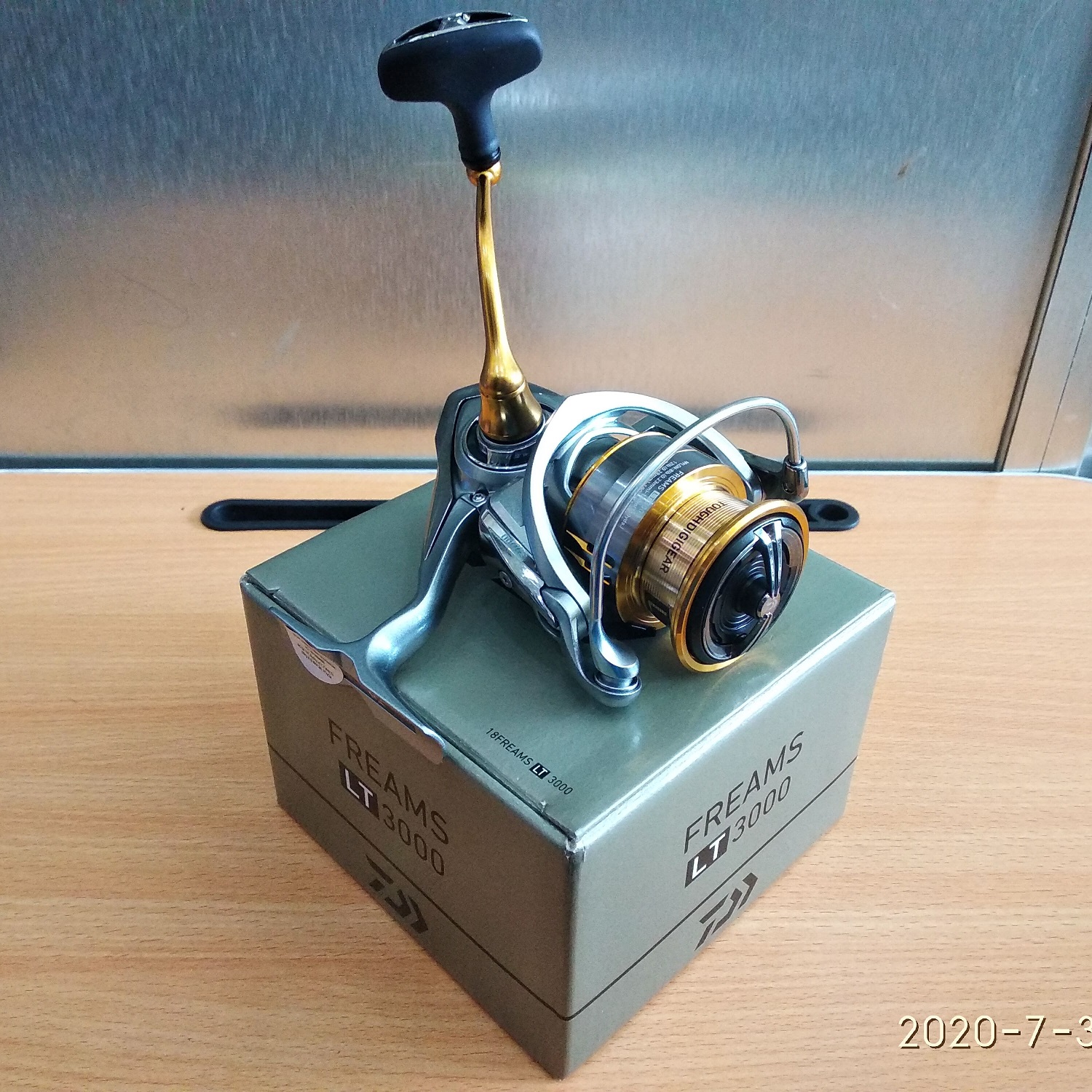 Máy Câu Cá Daiwa 2018 Freams LT 3000 - Máy Đứng