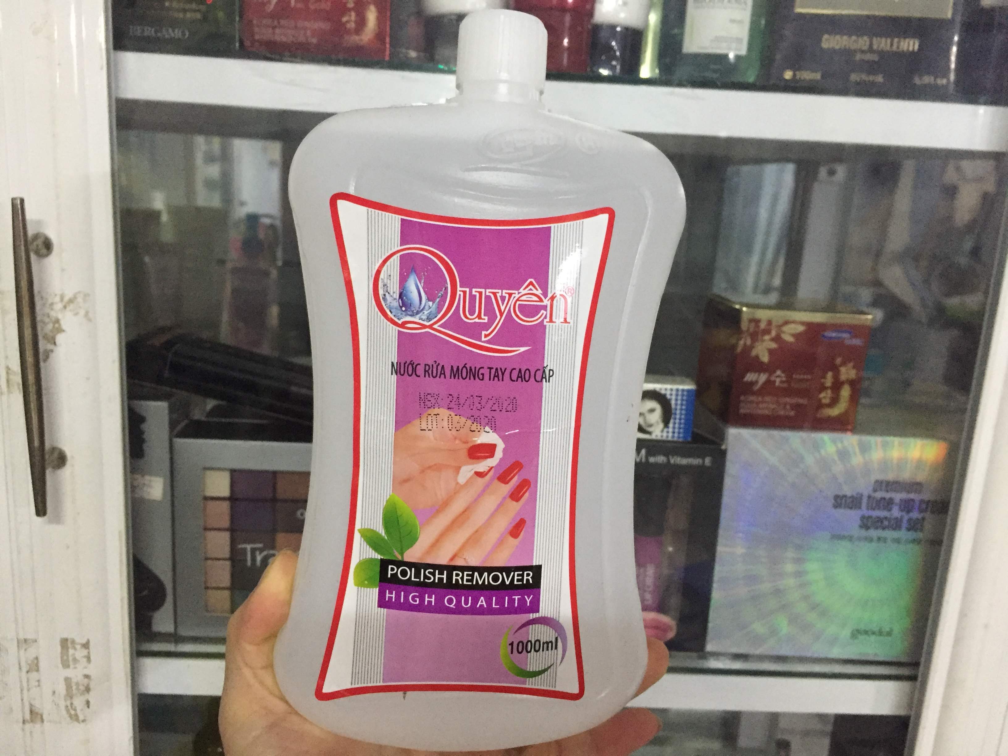 Nước rửa móng tay cao cấp Quyên 1000ml