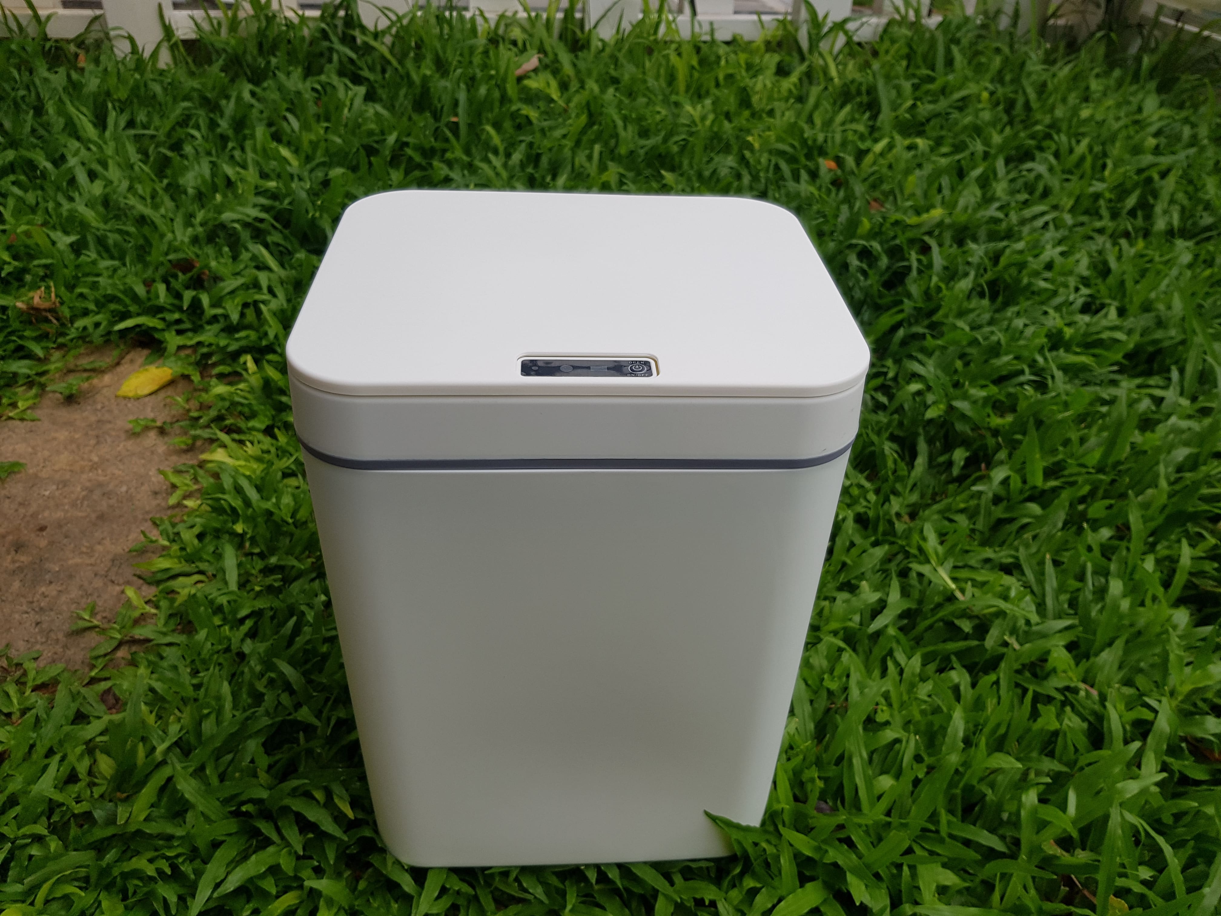 Thùng Rác Cảm Ứng Thông Minh 16l