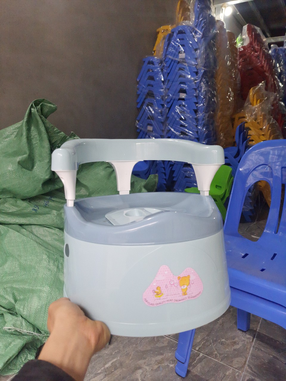 Bô vệ sinh cho bé - bô ngai