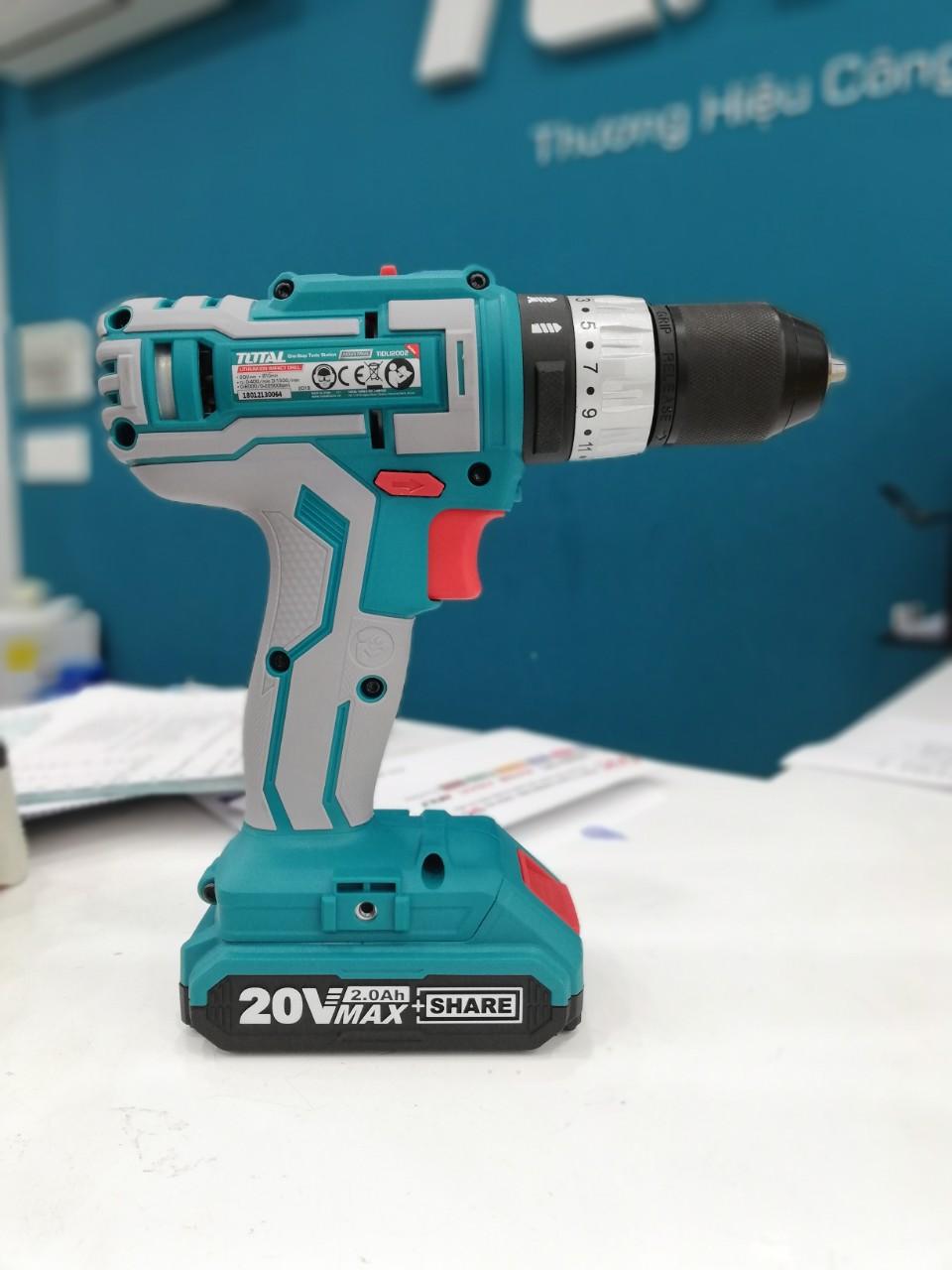 Máy khoan văn vít dùng Pin Total TIDLI2002 20V (2 Pin + 50 món linh kiện)