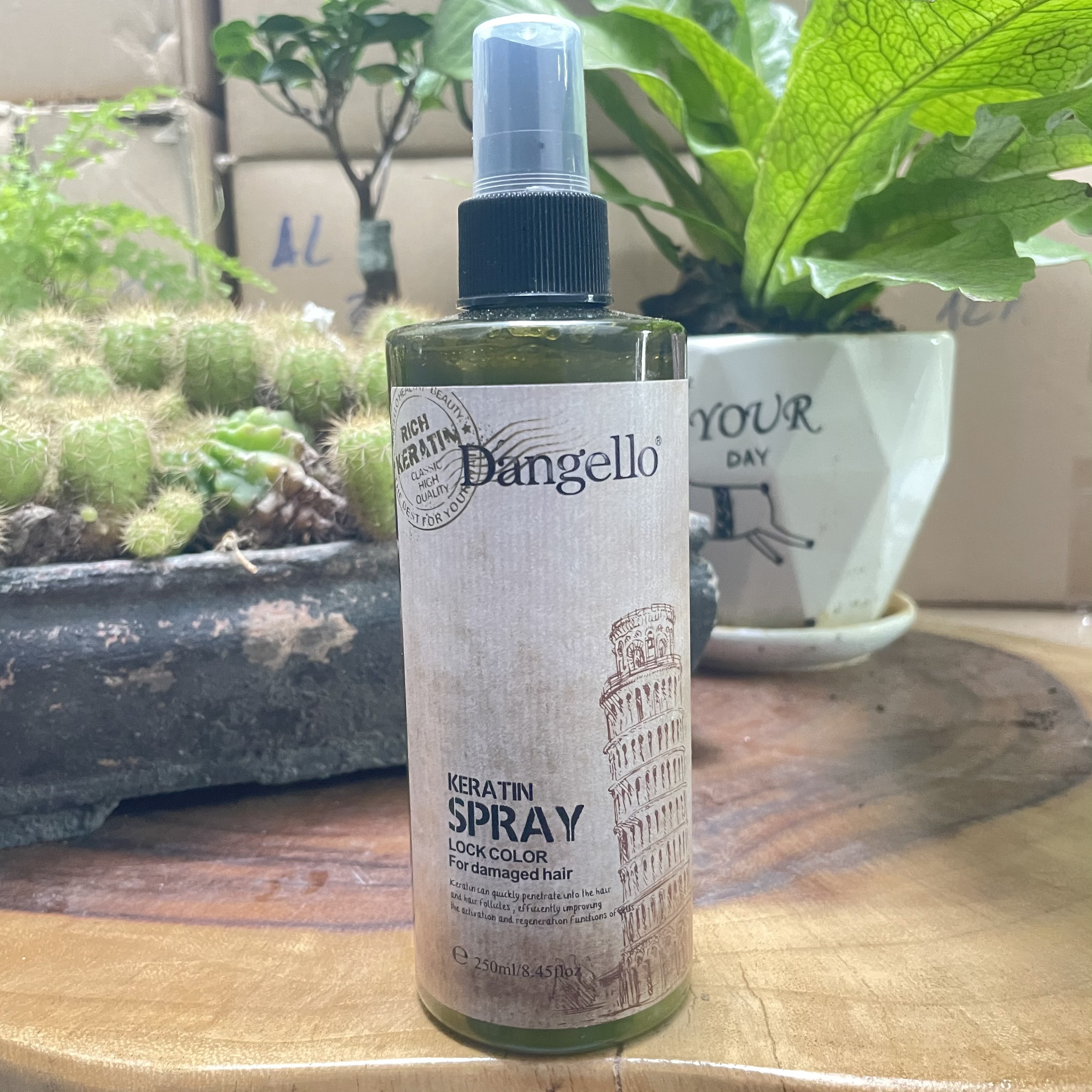 Xịt dưỡng và chống cháy tóc Dangello Keratin 300ml