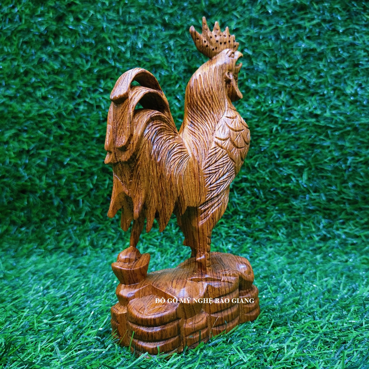 Tượng con gà trống gỗ hương