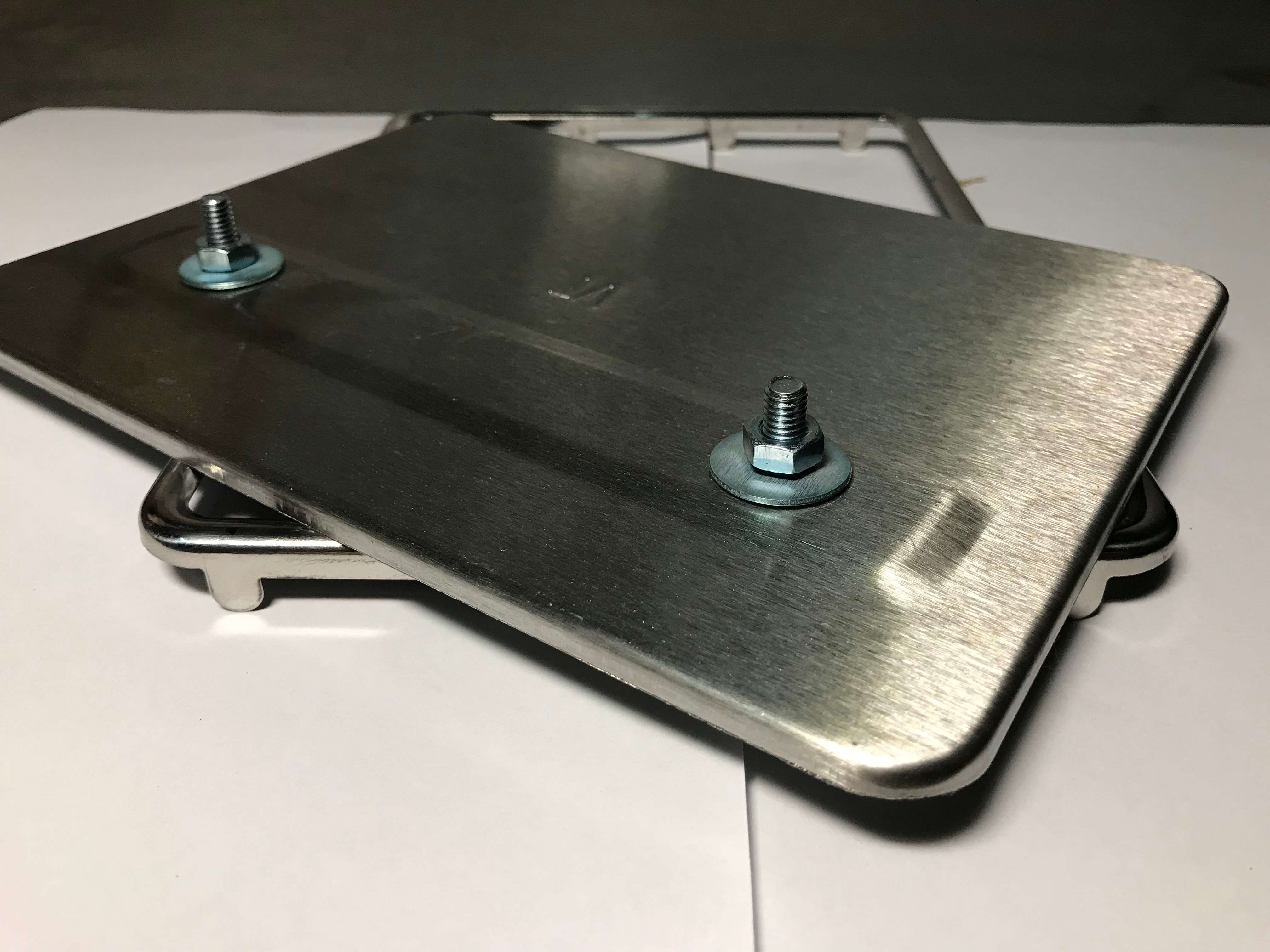Khung bọc biển số Inox viền trơn cao cấp kèm kính mica