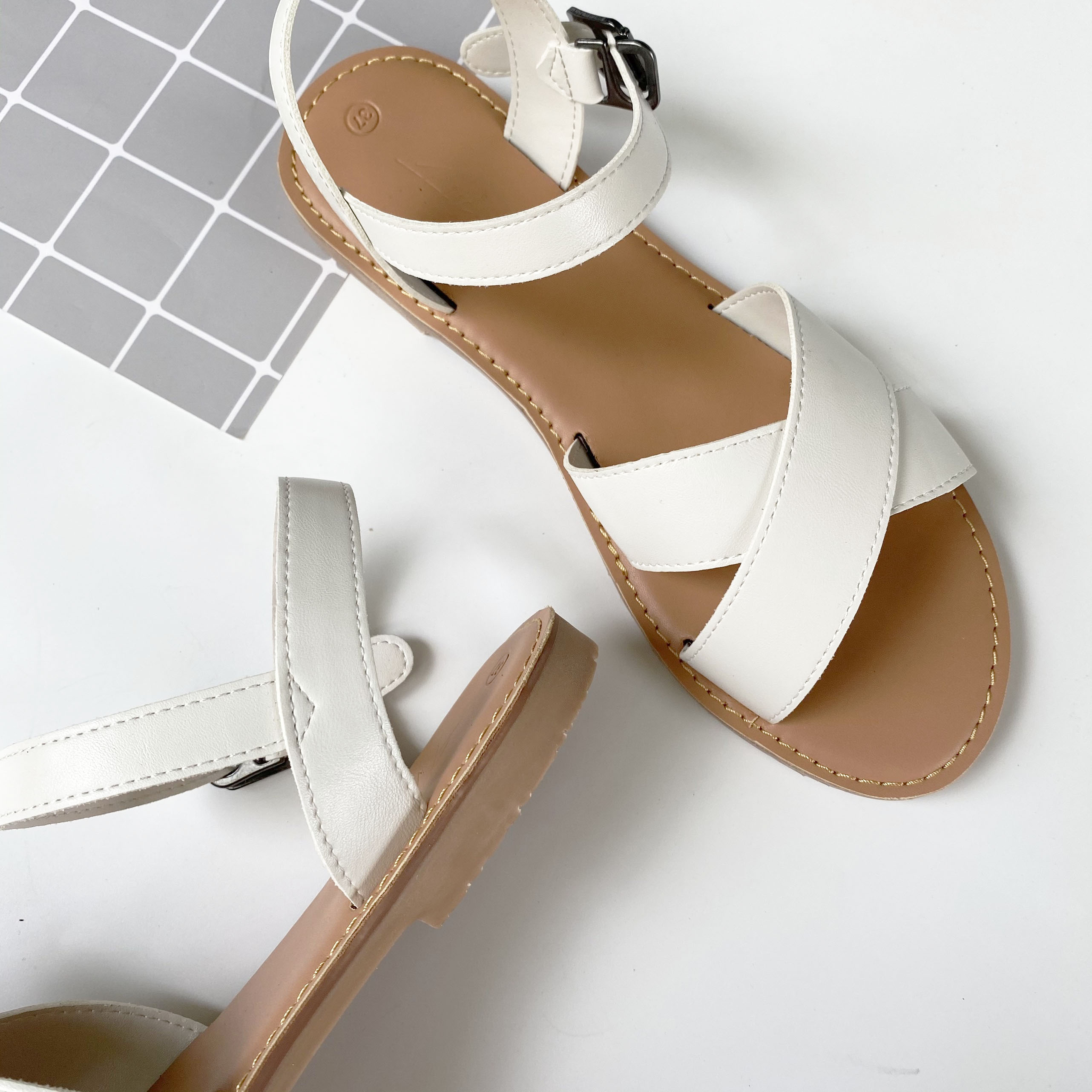 Sandal đế bệt nữ, mũi tròn, quai hậu chéo, xăng đan học sinh phù hợp hàng ngày, công sở S037