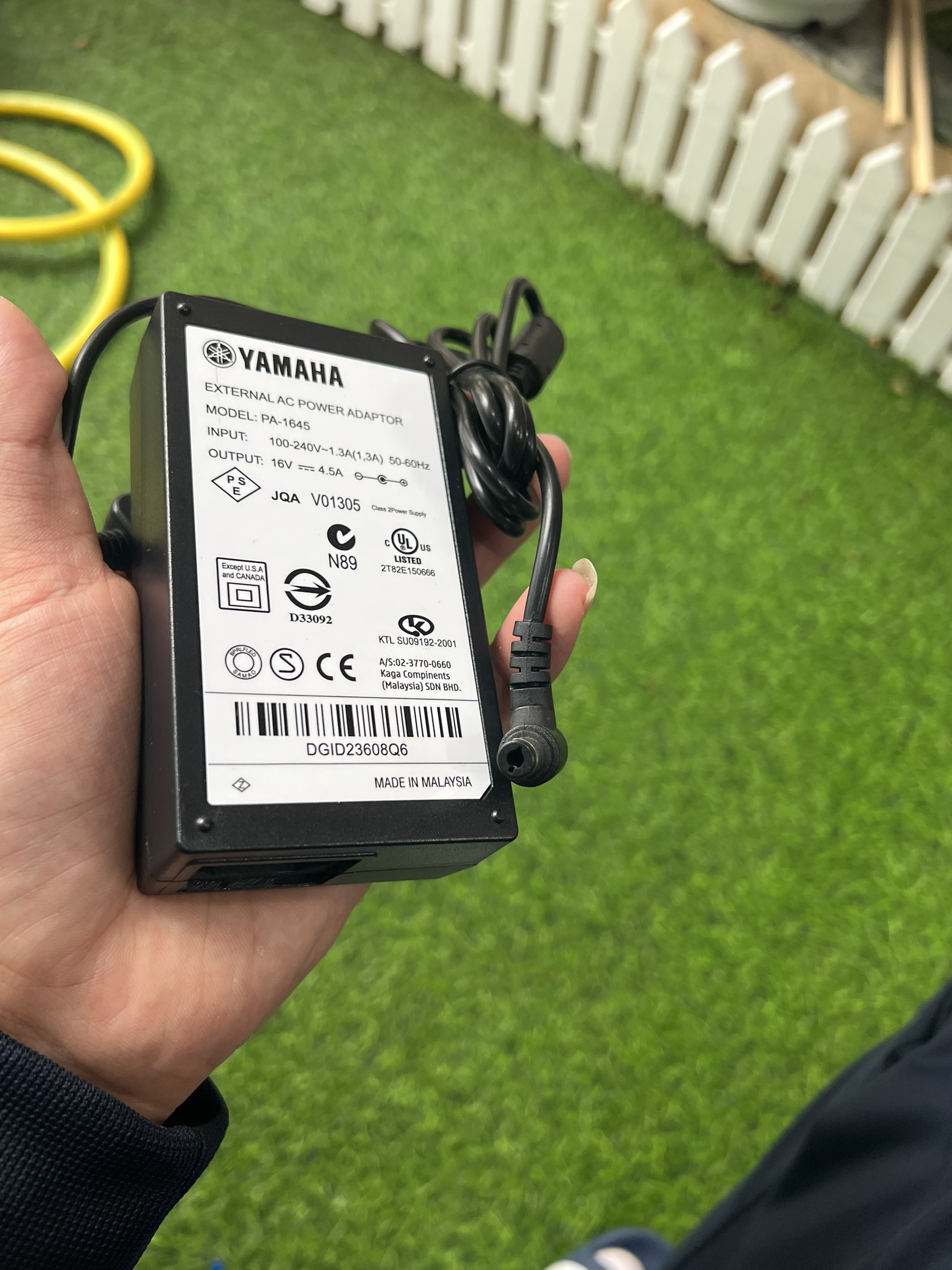 Dây nguồn 16v 4.5a cho đàn organ yamaha