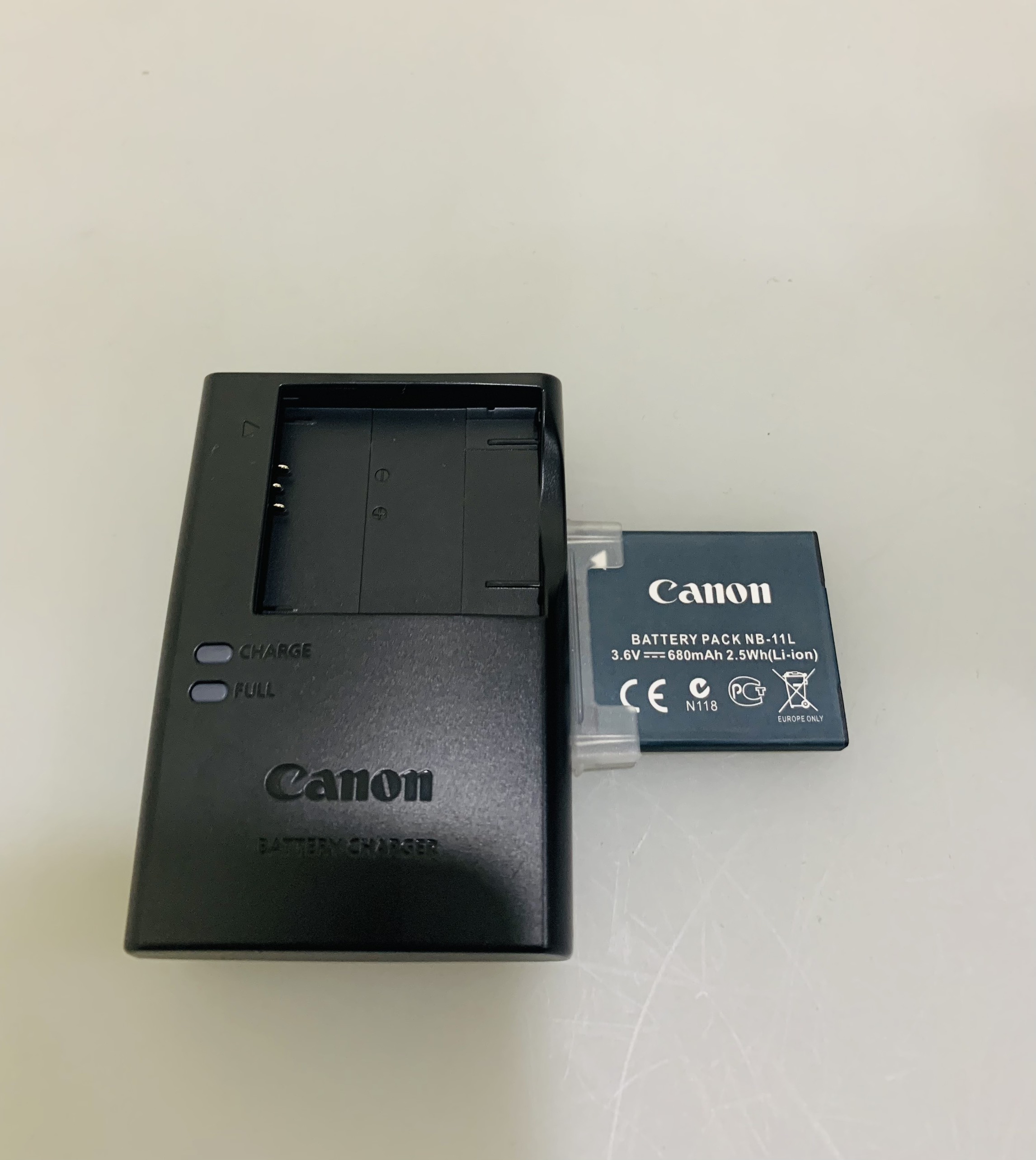Sạc pin Canon NB-11L ZIN