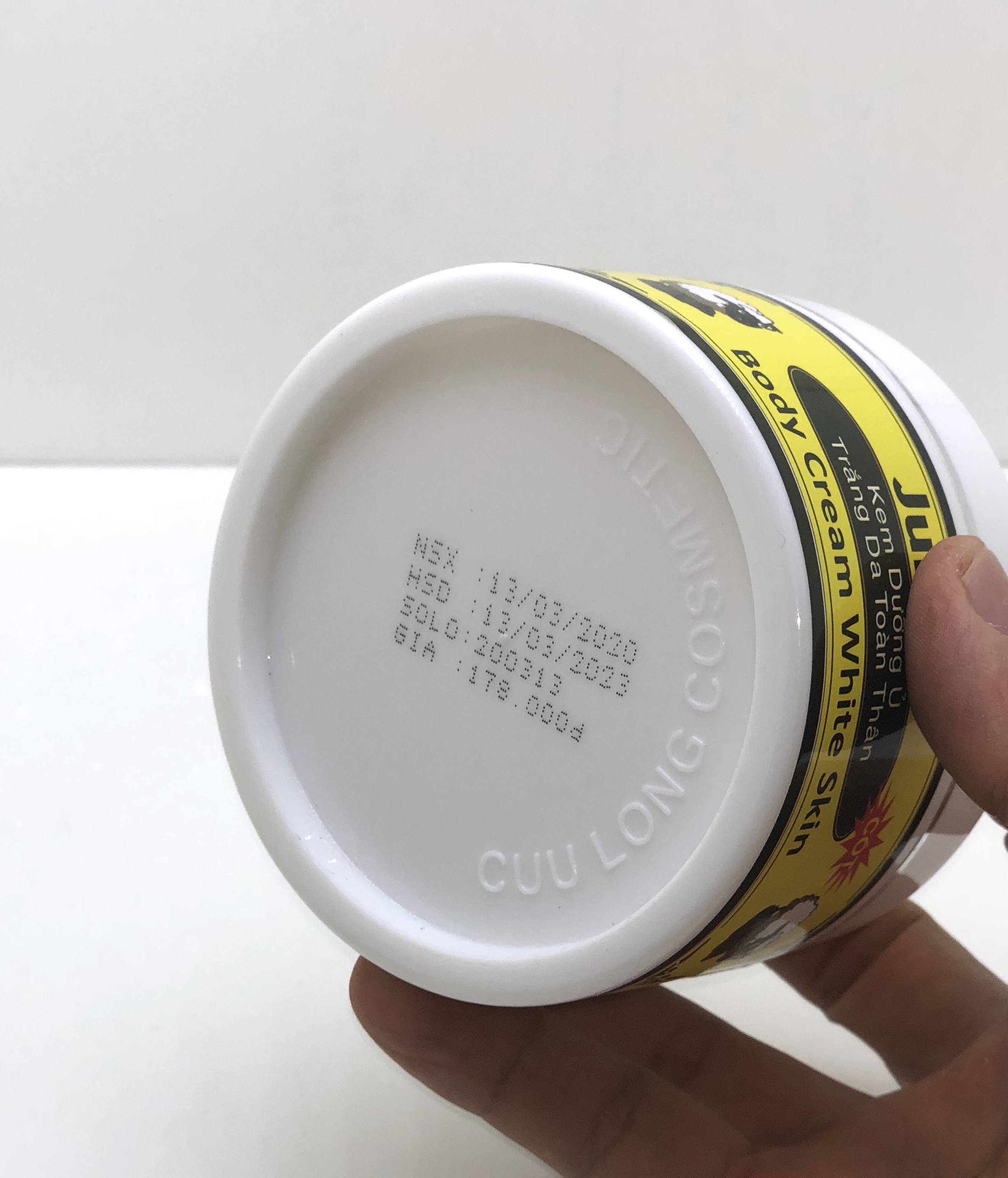 [HCM]Kem Ủ Trắng Da Toàn Thân Cấp Tốc JuLi 150g