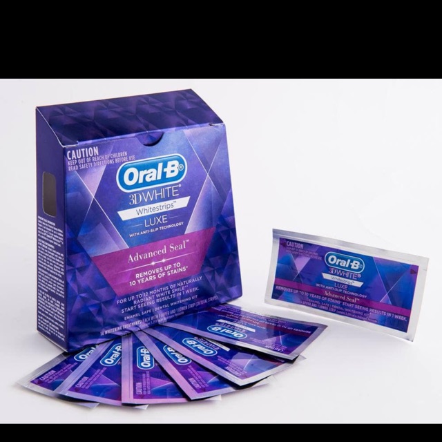 Miếng dán tẩy trắng răng Oral-B 3D White Whitestrips (1 hộp 14 miếng )