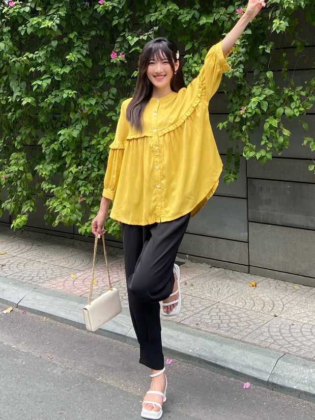 Áo kiểu nữ phối bèo vàng - Lovadova 22B08C003